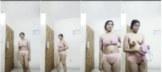 Sexy Bhabi Showing And Fingering